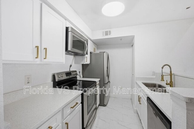 Building Photo - 2207 Antigua Pl