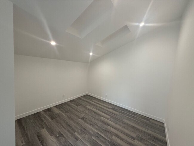 Building Photo - ADU 2 Bedroom for Rent in Sylmar!