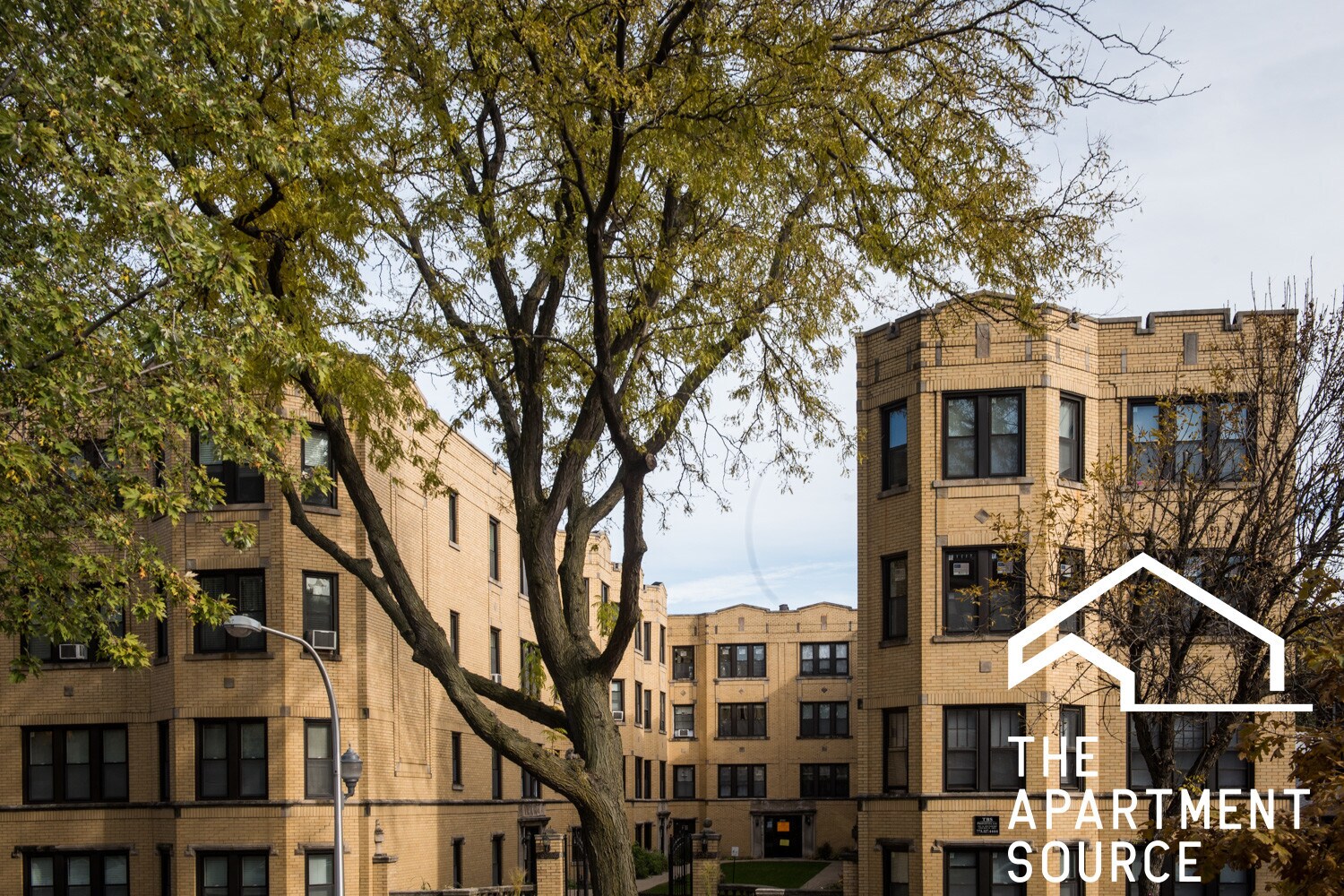 Building Photo - 3819.5 N Greenview Ave