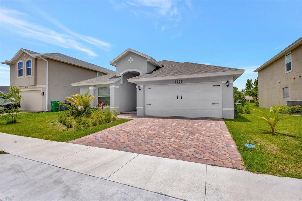 Building Photo - 9709 Starboard Dr