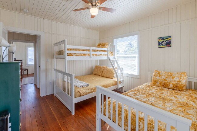 Building Photo - 640 S Columbia St