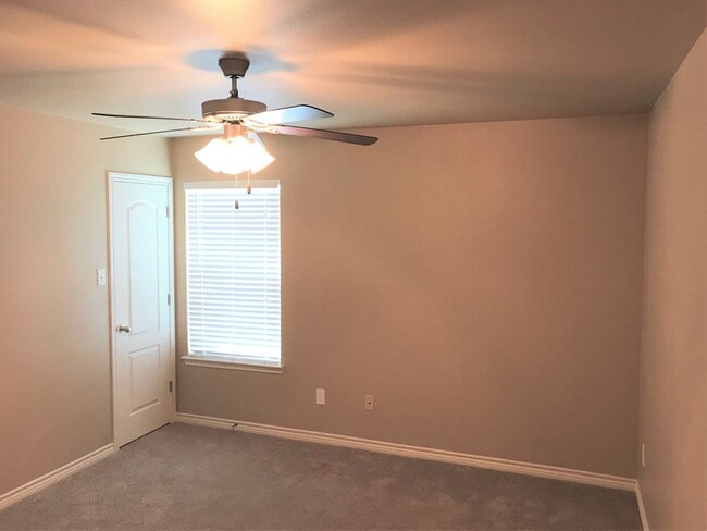 Building Photo - 2 Bedroom / 2 Bath Duplex off Clear Creek – Killeen, TX