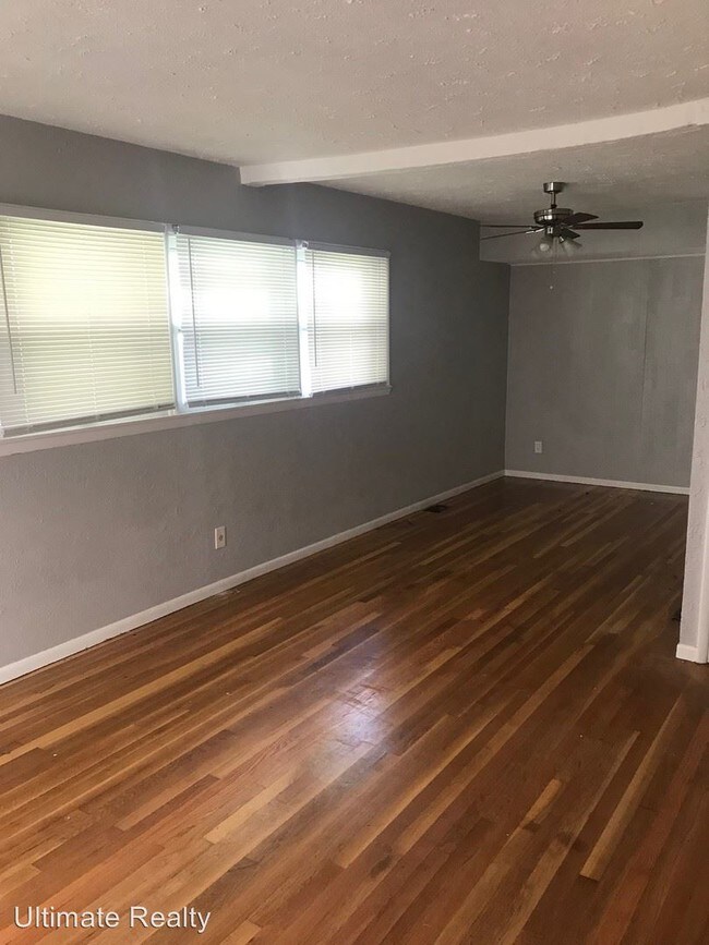 Building Photo - 3 br, 1 bath House - 419 Macdougall Dr.