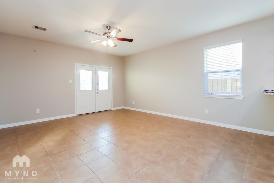 Building Photo - 6510 Pine Tree Dr