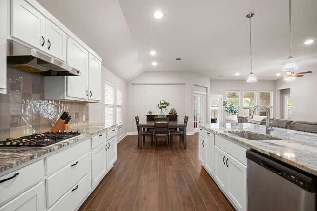 Building Photo - 120 Red Granite Rd