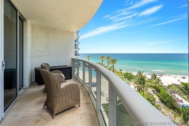 Building Photo - 17201 Collins Ave