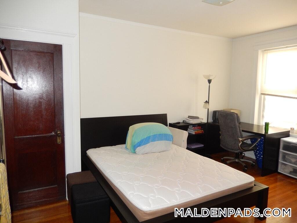 Building Photo - 94 Maple St