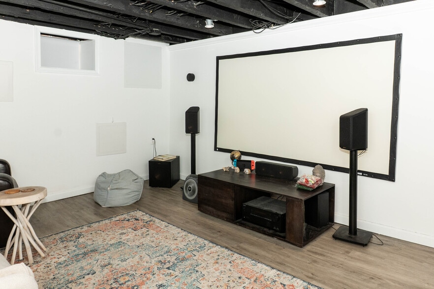 Building Photo - 1230 Mercy St