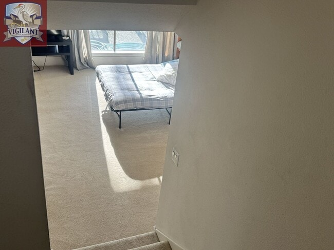 Building Photo - Amazing Furnished 4 bedroom home