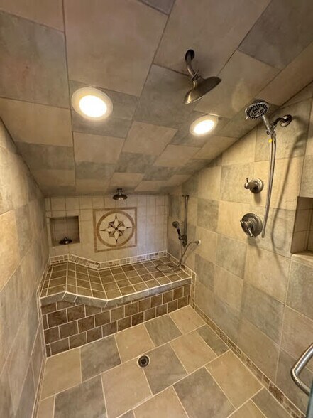 Building Photo - 113 Sunridge Park