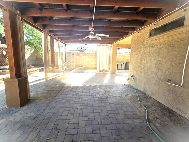 Building Photo - Stunning upgraded 4-bedroom 2-bathroom home