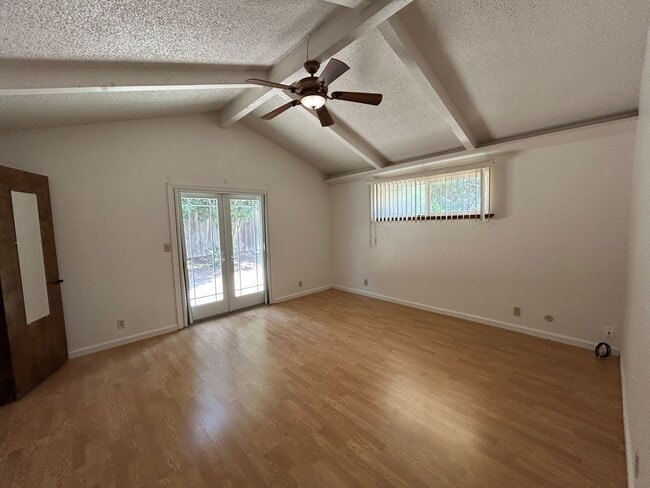 Building Photo - Custom Home!