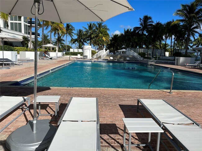 Building Photo - 10275 Collins Ave