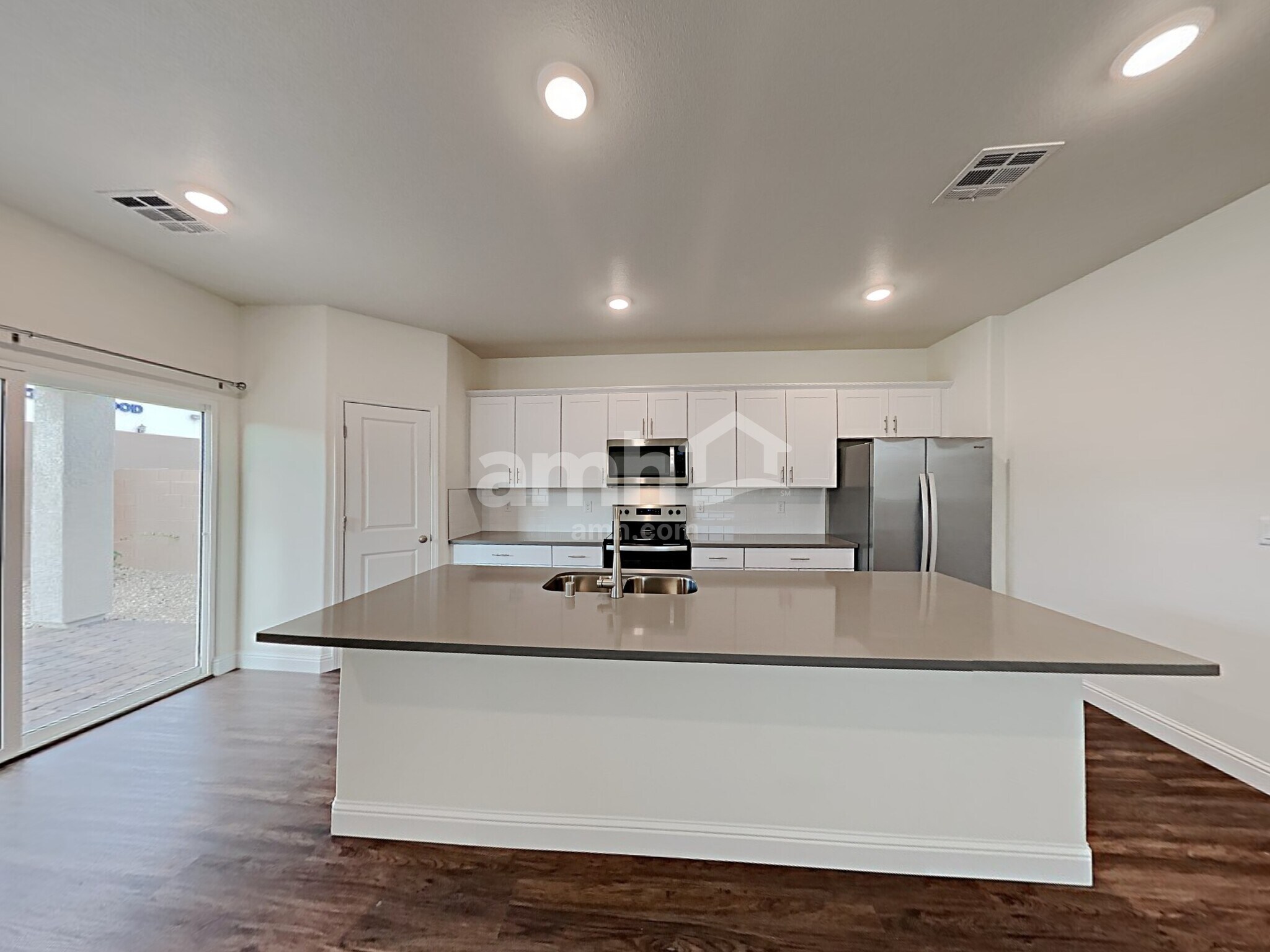Building Photo - 9653 N Avenida Lucena