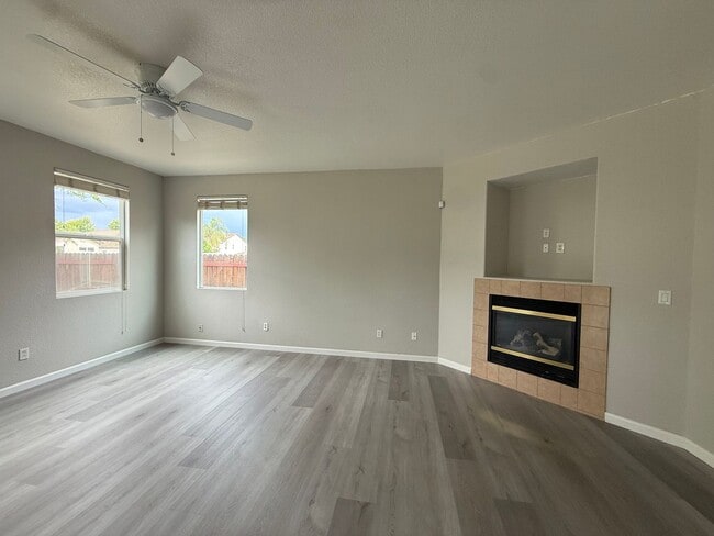 Building Photo - 4 Bed| 2.5 Bath | 2090 SF | Two Story | Tenant pays $175 monthly for WS&G