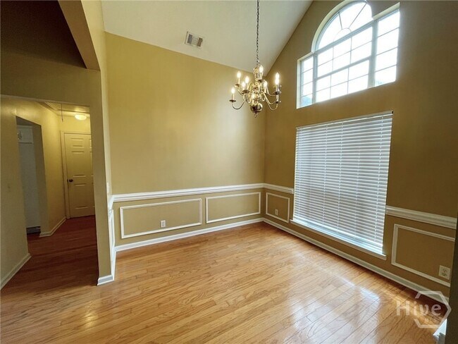 Building Photo - 102 Cormorant Way