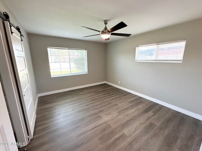 Building Photo - 2220 E Heatherbrae Dr