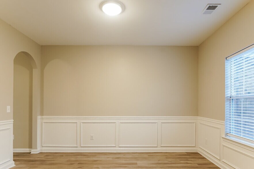 Building Photo - 6325 Polar Fox Ct