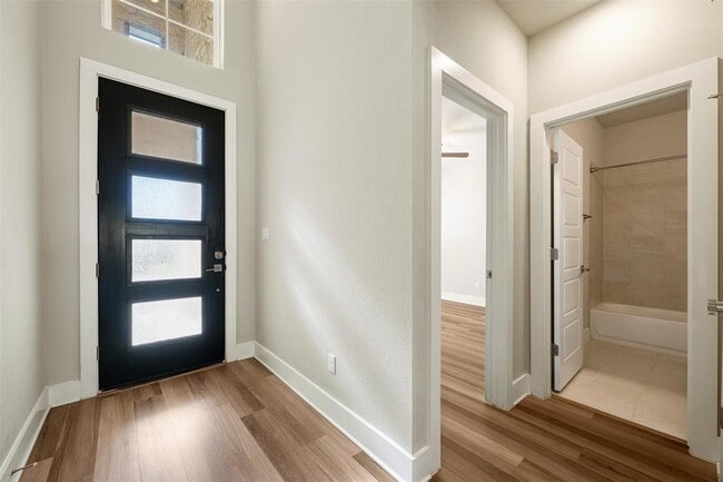 Building Photo - 2104 Prairie Oaks Dr