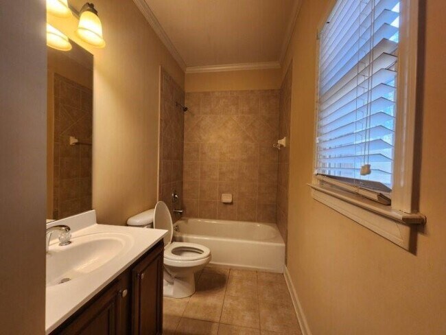 Building Photo - 3542 Waters Run Dr