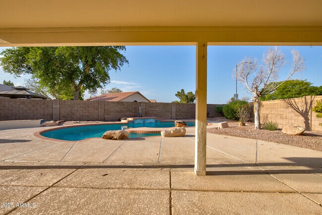 Building Photo - 9859 W Potter Dr