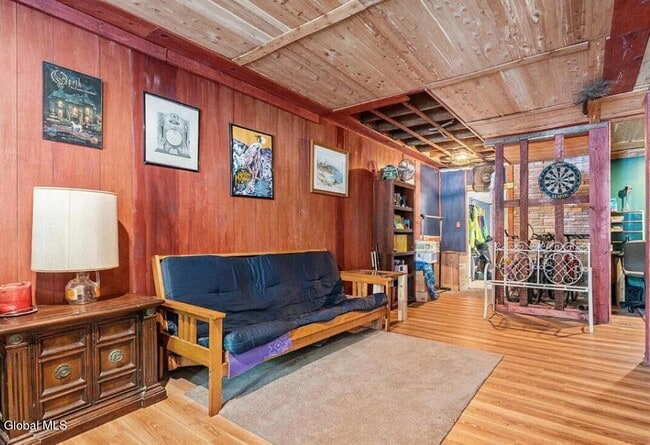 Building Photo - 257 Quail St