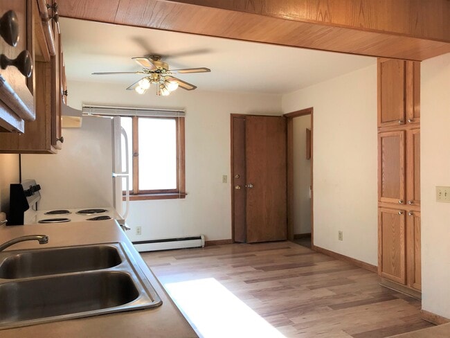 Building Photo - 614 Femrite Dr