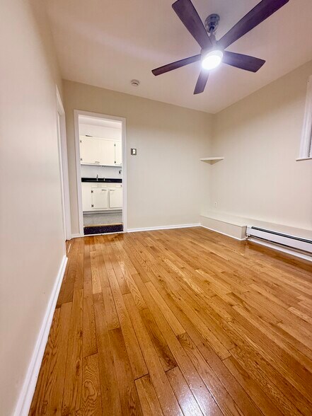 Building Photo - 5 Villa Dr