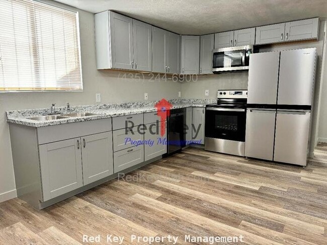 Building Photo - Hunter Way. Unit B