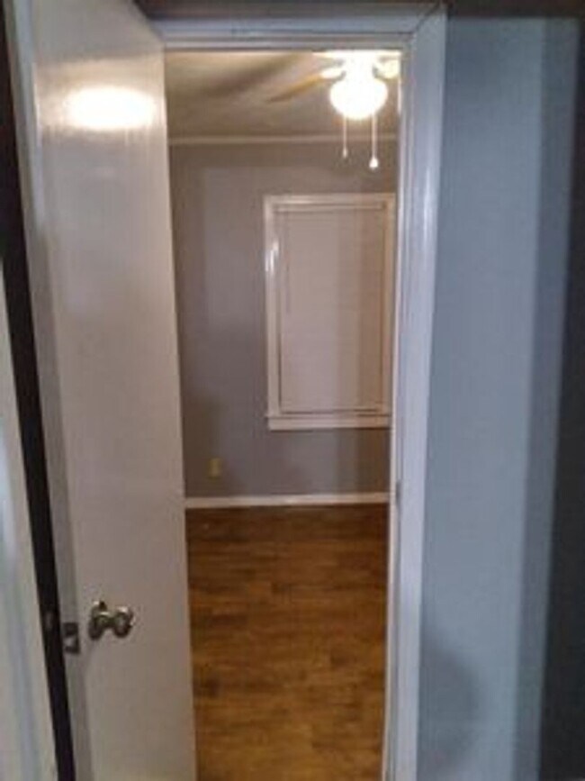 Building Photo - 3 bed 1 bath house in Richmond