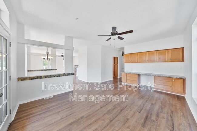 Building Photo - 2921 Sunset Hills