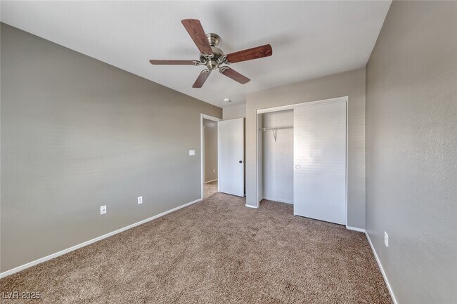 Building Photo - 7237 Twin Maples Ct