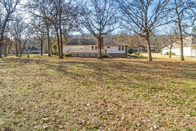 Building Photo - Beautiful 3 Bed / 2 Bath Home in Fort Smith (0.73 Acre Lot)