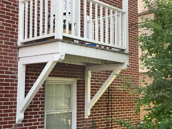 Upper Unit Balcony facing private backyard - 1700 E Menlo Blvd