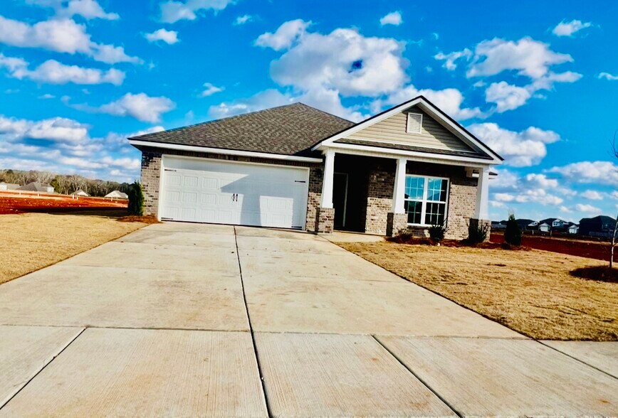 Building Photo - 243 Irish Hill Dr