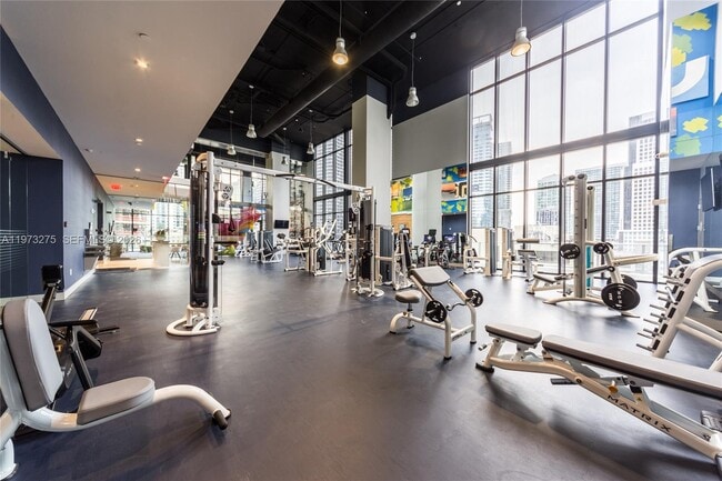 Building Photo - 1010 Brickell Ave