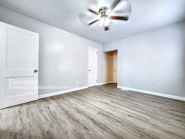 Building Photo - 1292 Beecher St SW