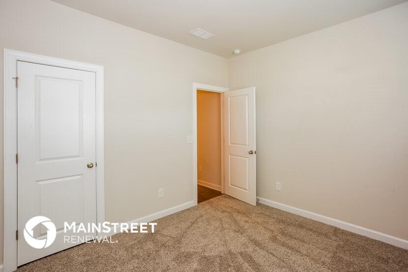 Building Photo - 4015 Honey Locust Dr