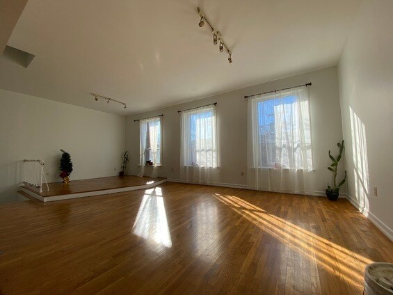 Building Photo - 15 Glenridge Ave