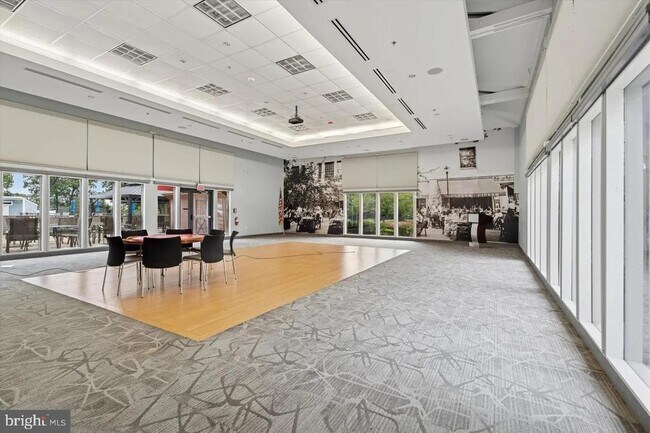 Building Photo - 10503 Valley Forge Cir