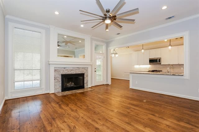 Building Photo - 2120 Steeplewood Dr