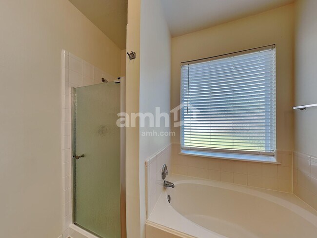 Building Photo - 3927 Dogwood Bough Ln