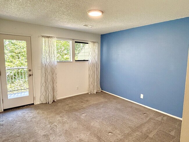 Building Photo - 331 SE 146th Ave