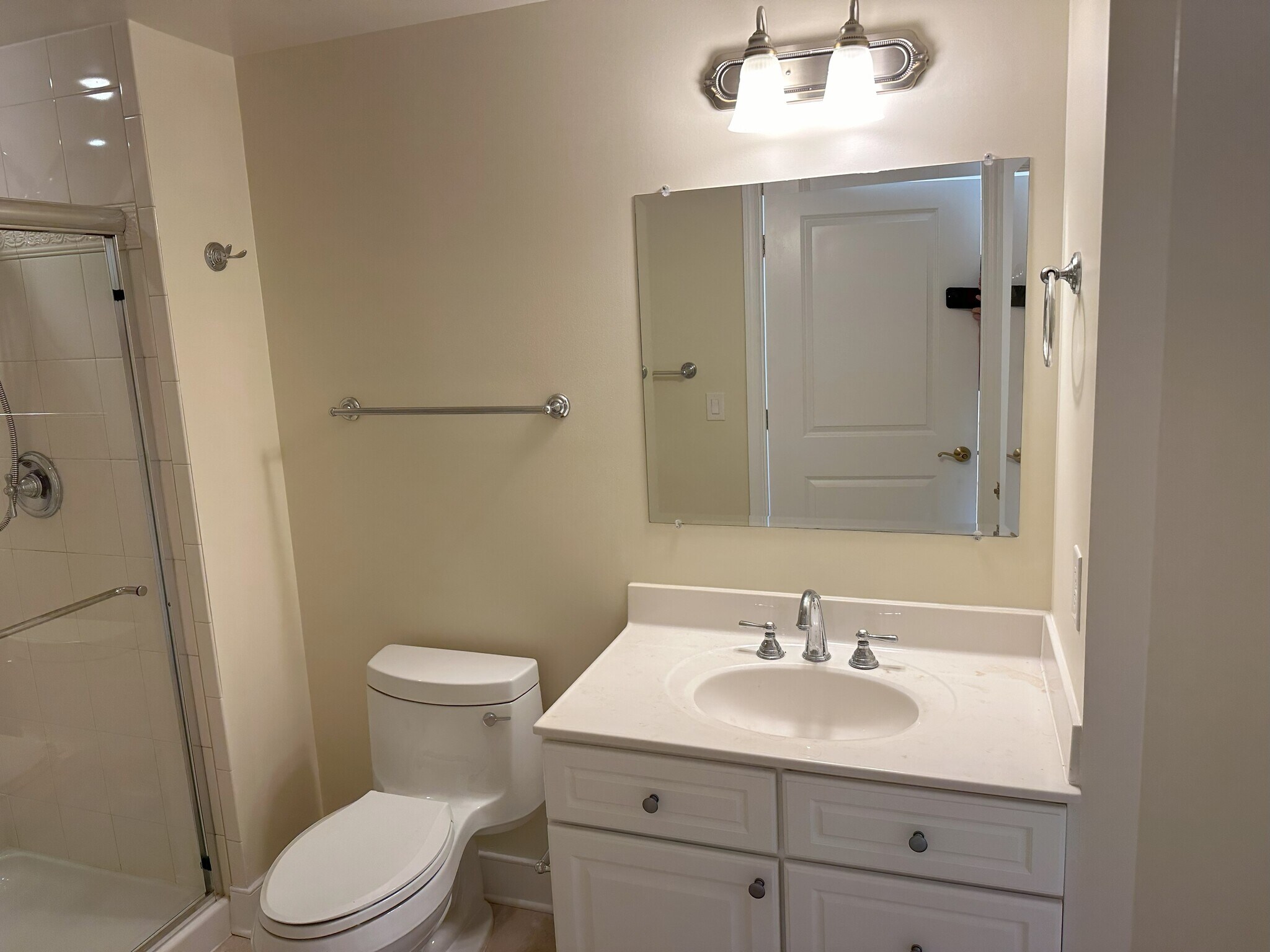 2nd Bathroom - 5 Park Pl