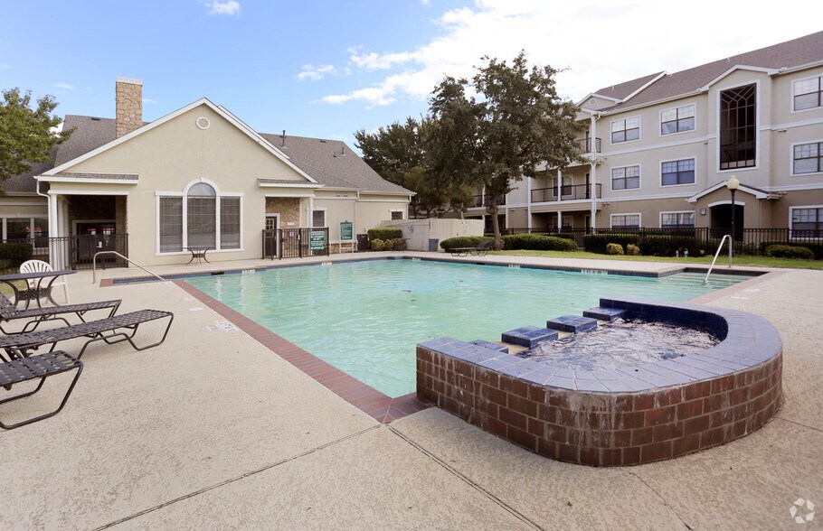 Rosemont at Arlington Park Dallas, TX Apartment Finder