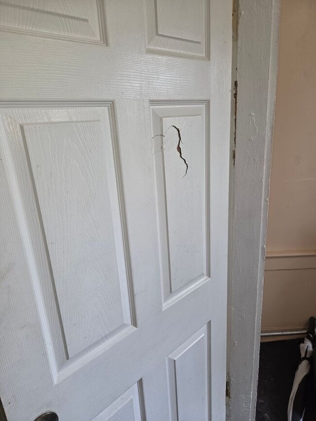 Building Photo - 91 S Munn Ave