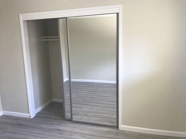 Building Photo - 145 El Toro Ct