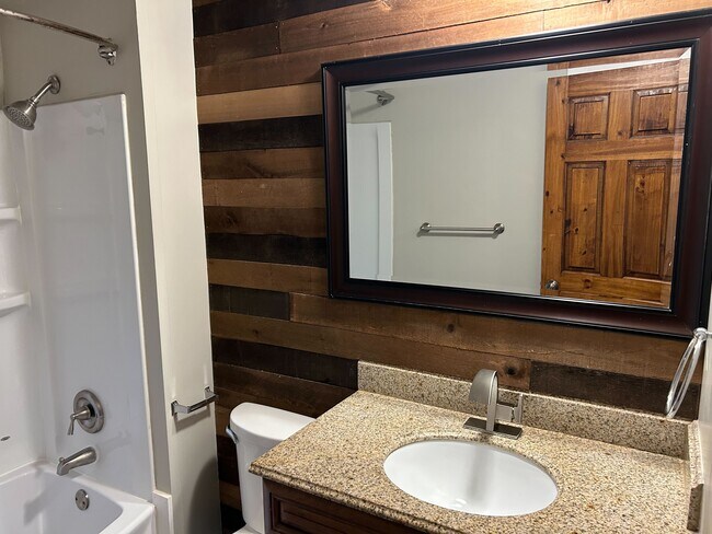 Building Photo - 100 Brittany Dr