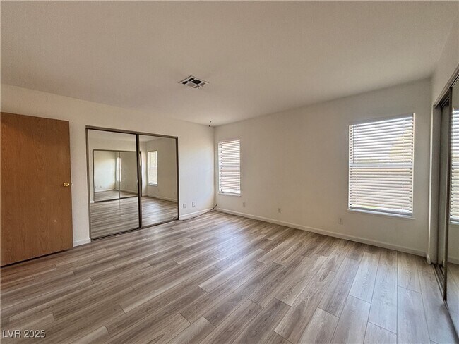 Building Photo - 1341 Del Mar St
