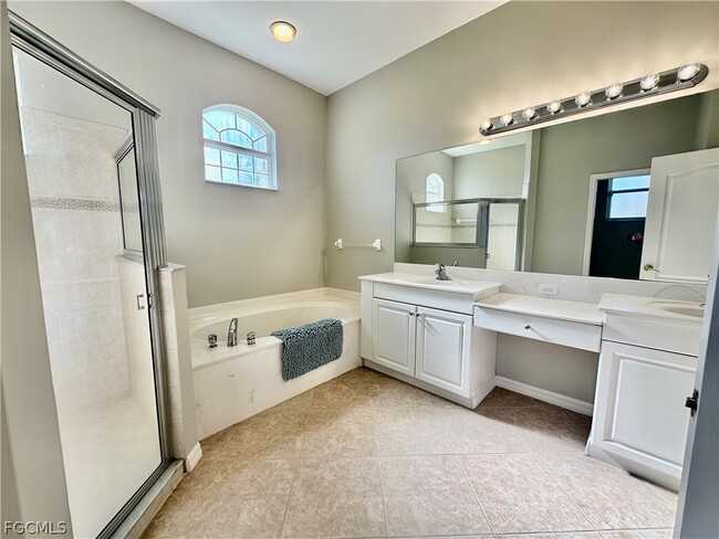 Building Photo - 12469 Pebble Stone Ct